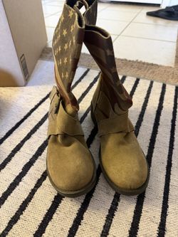 Sbricca Women's Size 7 American Flag Suede Boots