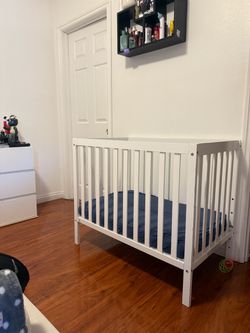Mini crib