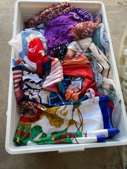 Full box of Scarfs