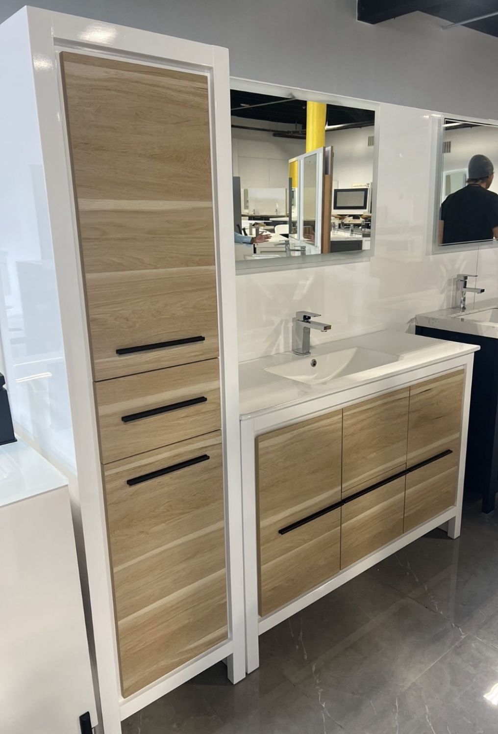 Bathroom Vanity 48” for Sale in Hialeah, FL - OfferUp