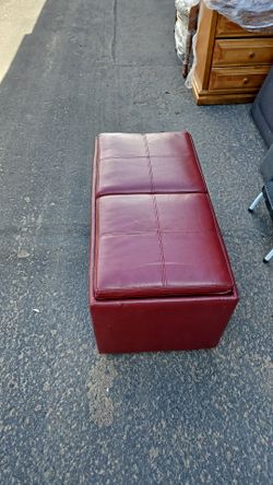 In Good Condition faux leather ottoman in red