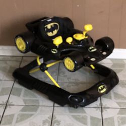 LIKE NEW BATMAN BABY ACTIVITY WALKER MUSIC AND LIGHTS WORKS 