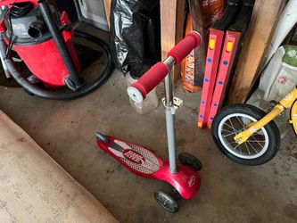 $5 - Kids Scooter