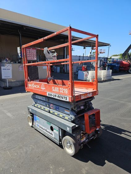 19’ Scissor Lifts - SALE