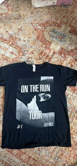 Jay z & Beyoncé on the run tour y shirt size small