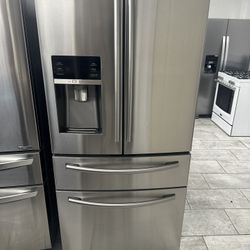 Samsung 33-inc https://offerup.com/redirect/?o=MjUuY3U=.ft 4 door French Door Refrigerator Stainless Steel 