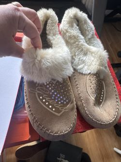 Guess Slippers