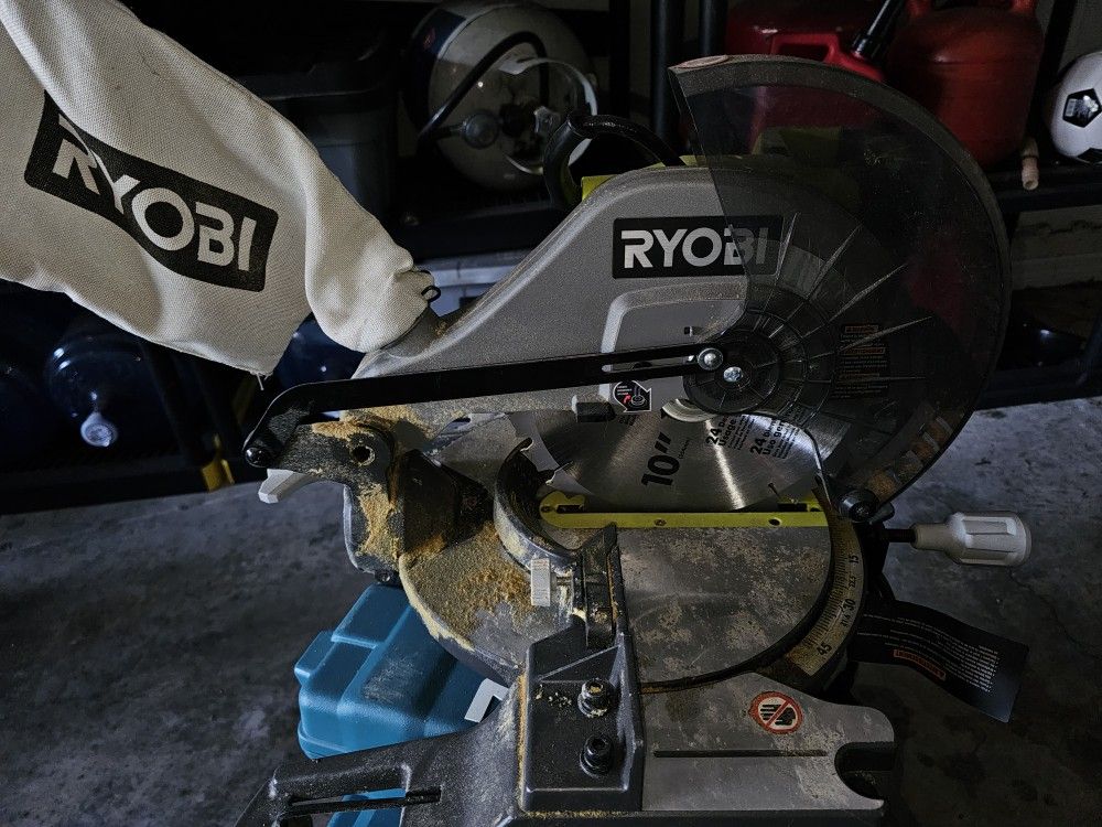 Ryobi 10" compound miter saw