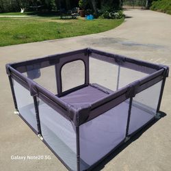 Used play pen