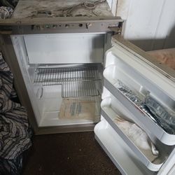 R.V Mini Fridge. $100