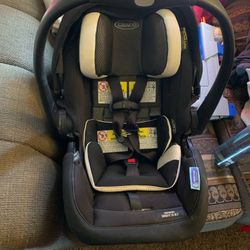 Graco Infant Carseat 