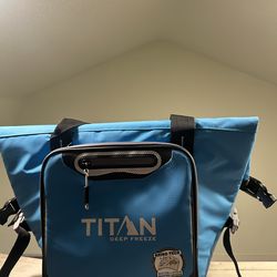 TITAN DEEP FREEZE 12 can Rolltop Tote Rhino Tech