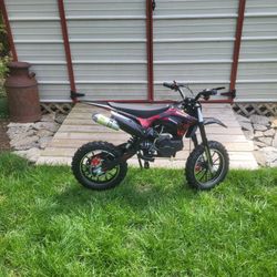 BRAND NEW KIDS 50CC DIRTBIKE!!