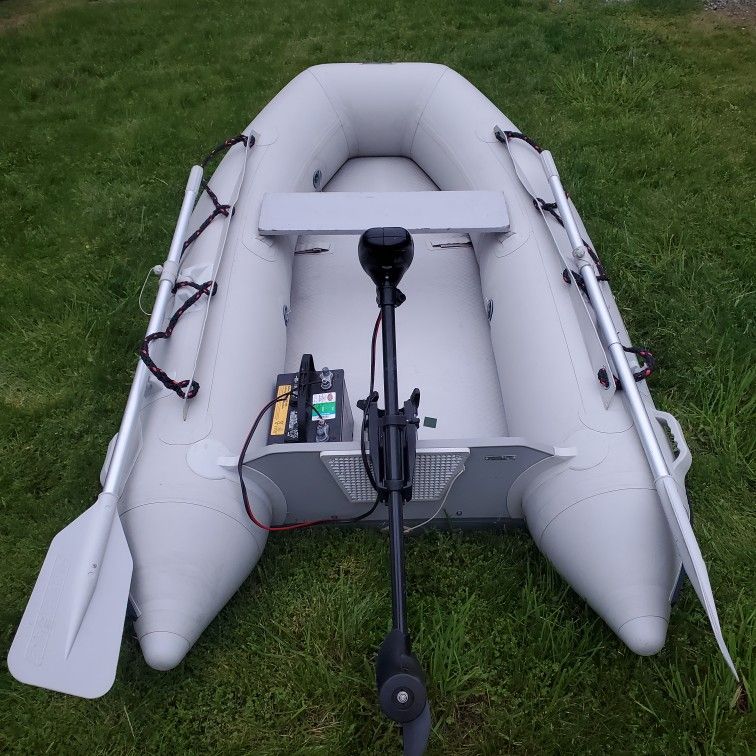 Boat Inflatable Maxxon 250 for Sale in Renton, WA - OfferUp