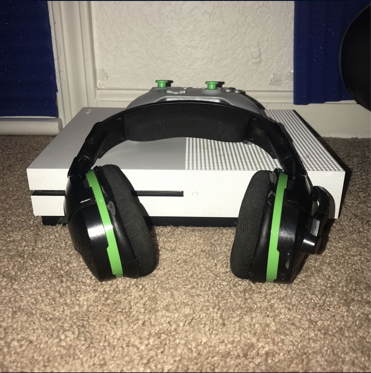 Xbox One S Headset Package