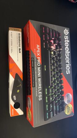 Steelseries Apex Pro Mini Wireless and Mousepad
