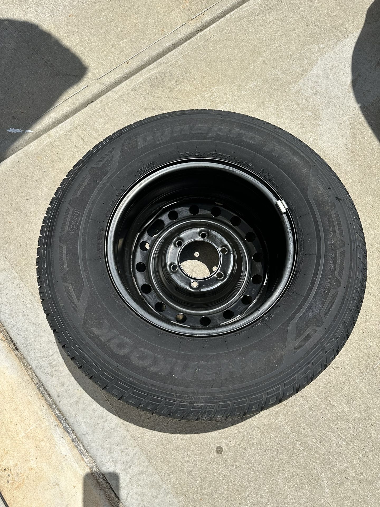 One (1) NEW Hankook Dynapro HT Full Size Tire fits Toyota Tacoma 2016-2023 P245/75R16