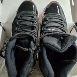 Jordan 11 Retro 9.5 size  High Playoffs Bred Sneakers Shoes With Box