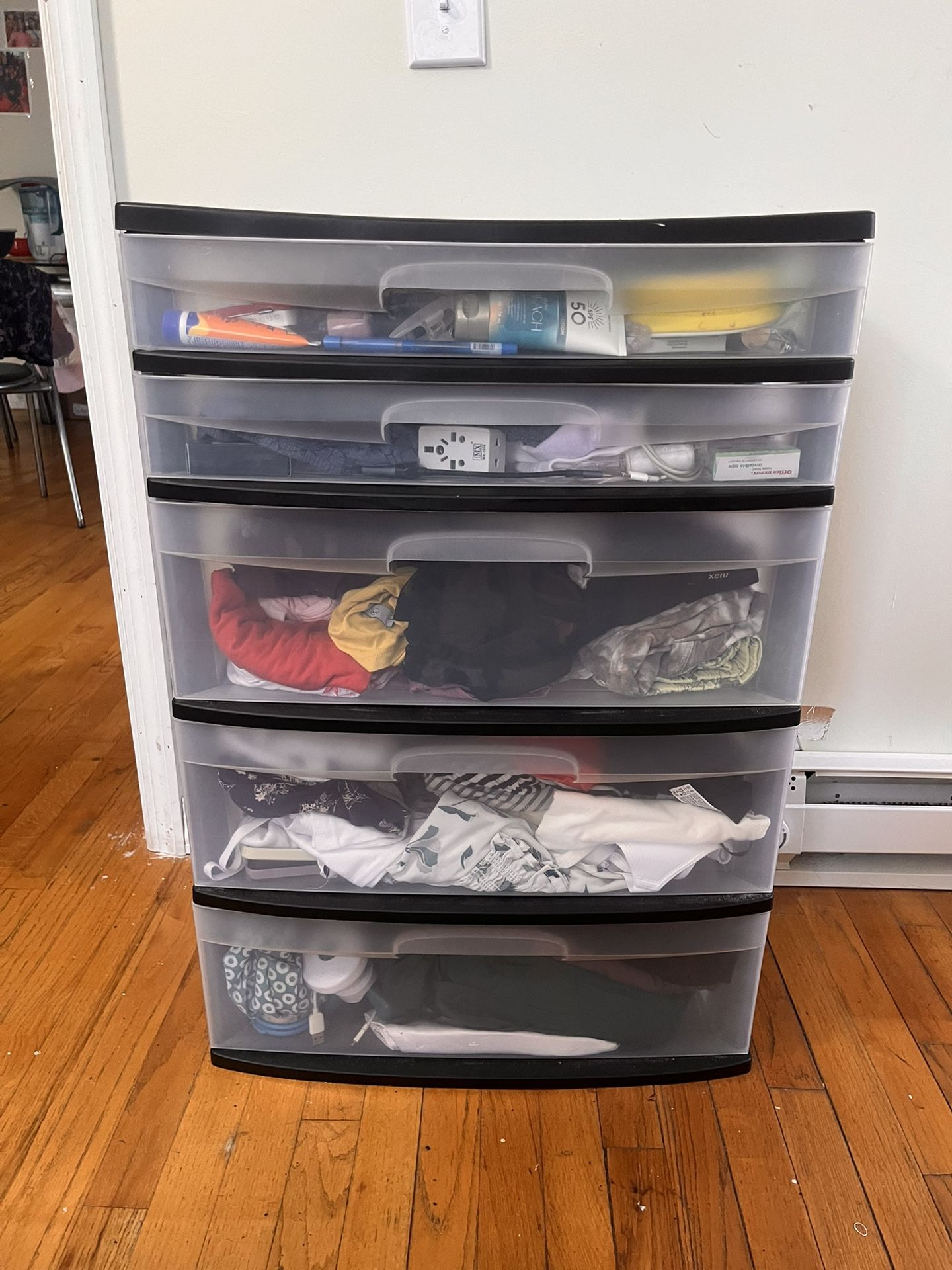 Sterilite Plastic 5 Drawer Wide Tower black