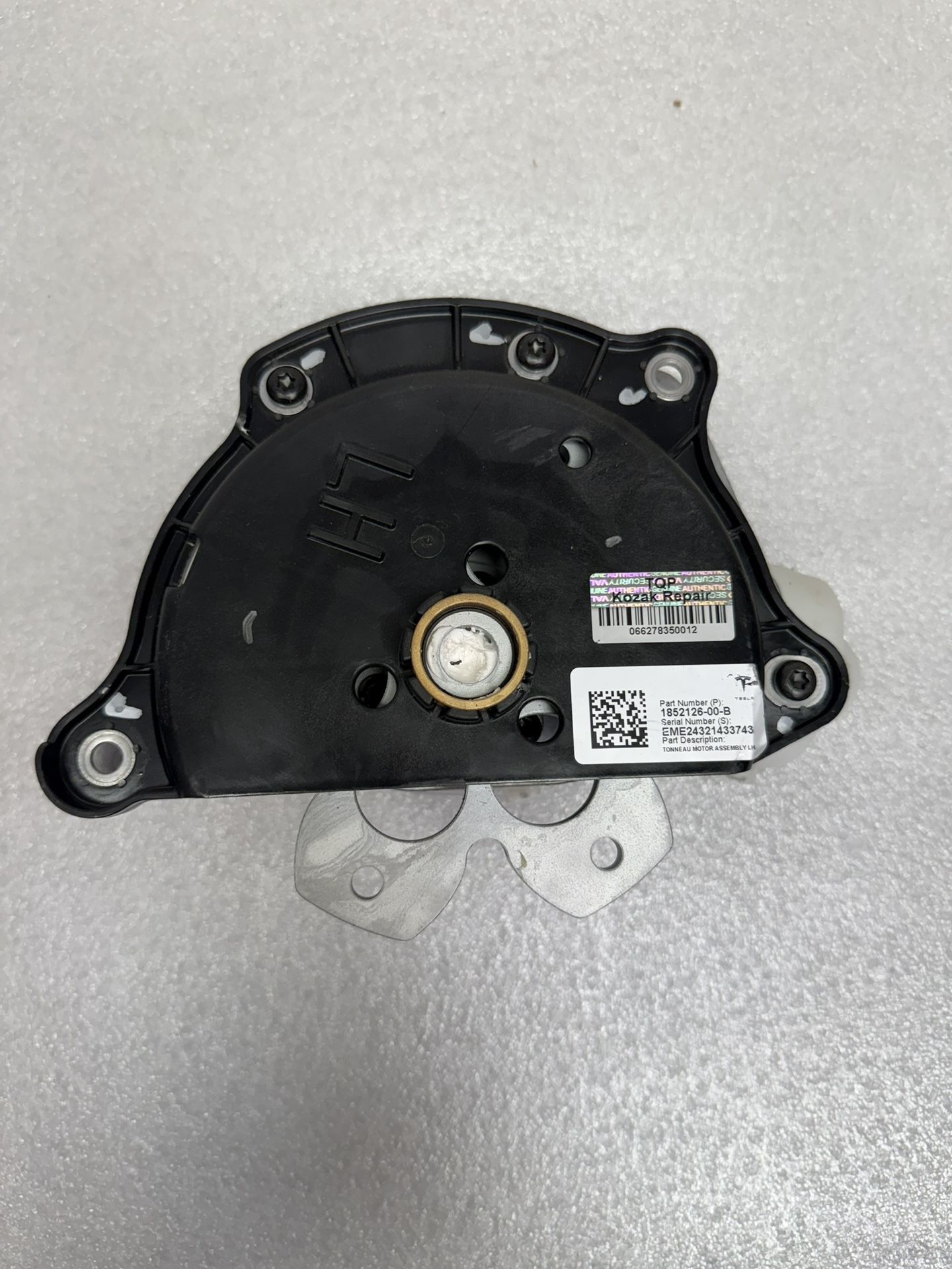 2024-2025 Tesla Cybertruck Rear Left LH Tonneau Motor Assembly 1852126-00-B OEM