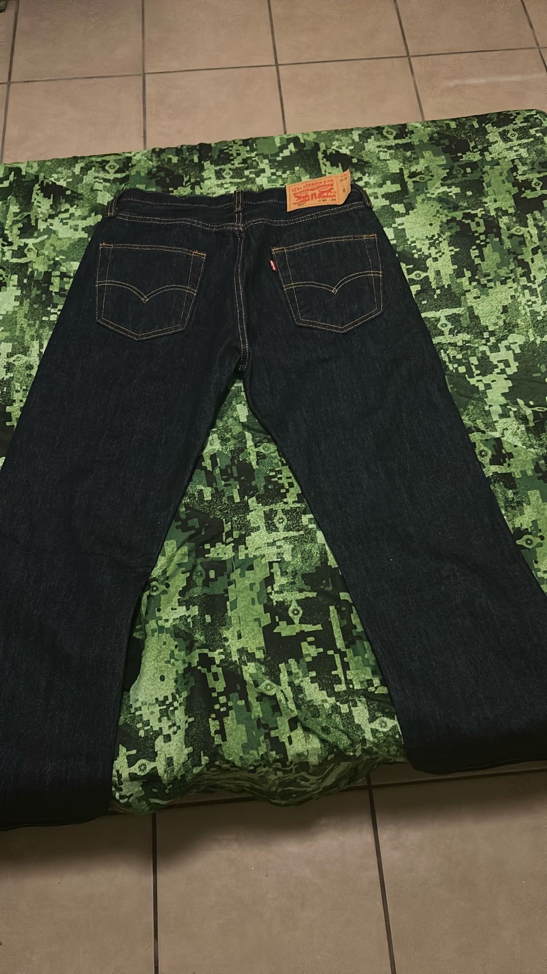 Dark Blue Levi’s 501 W30 L34