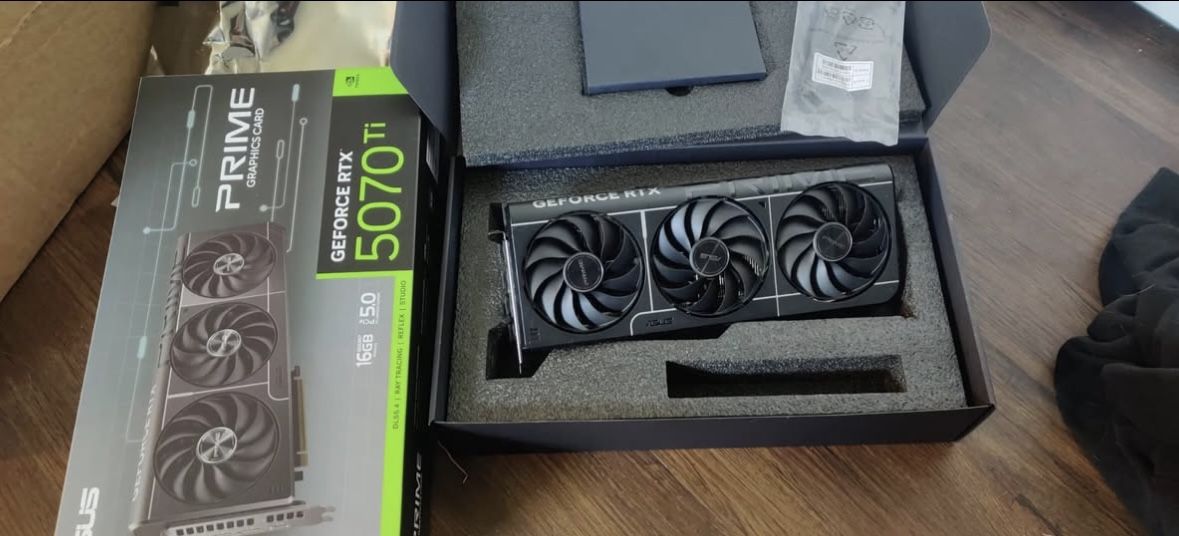 GeForce RTX 5070 Ti Graphics Card 16GB