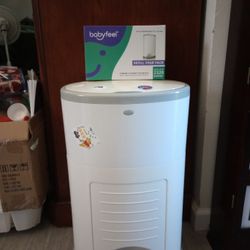 Diaper Pail By Dekor With Box Of Refills 