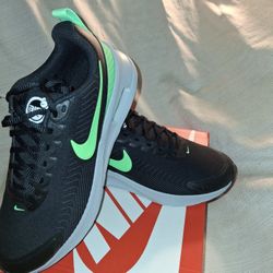 Nike Air Max Nuaxis Men's Size 9.5 Black/Green Strike-Anthracite HV5754 010