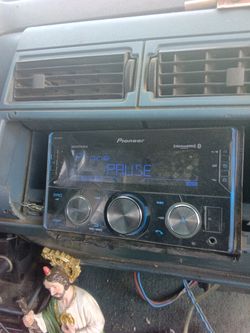 Pioneer radio