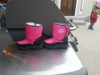 Girls Size 11 Snow Boots