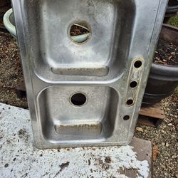 Kitchen Sink      W 22", L 33", D 6"