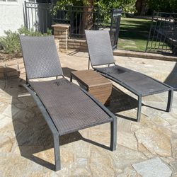 Free - 4 Chaise Lounge Chairs (needs New Covers)