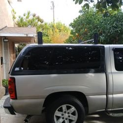 Camper en Venta Para Una Chevrolet 2006 LT DE 6 PIES DE  LARGO 