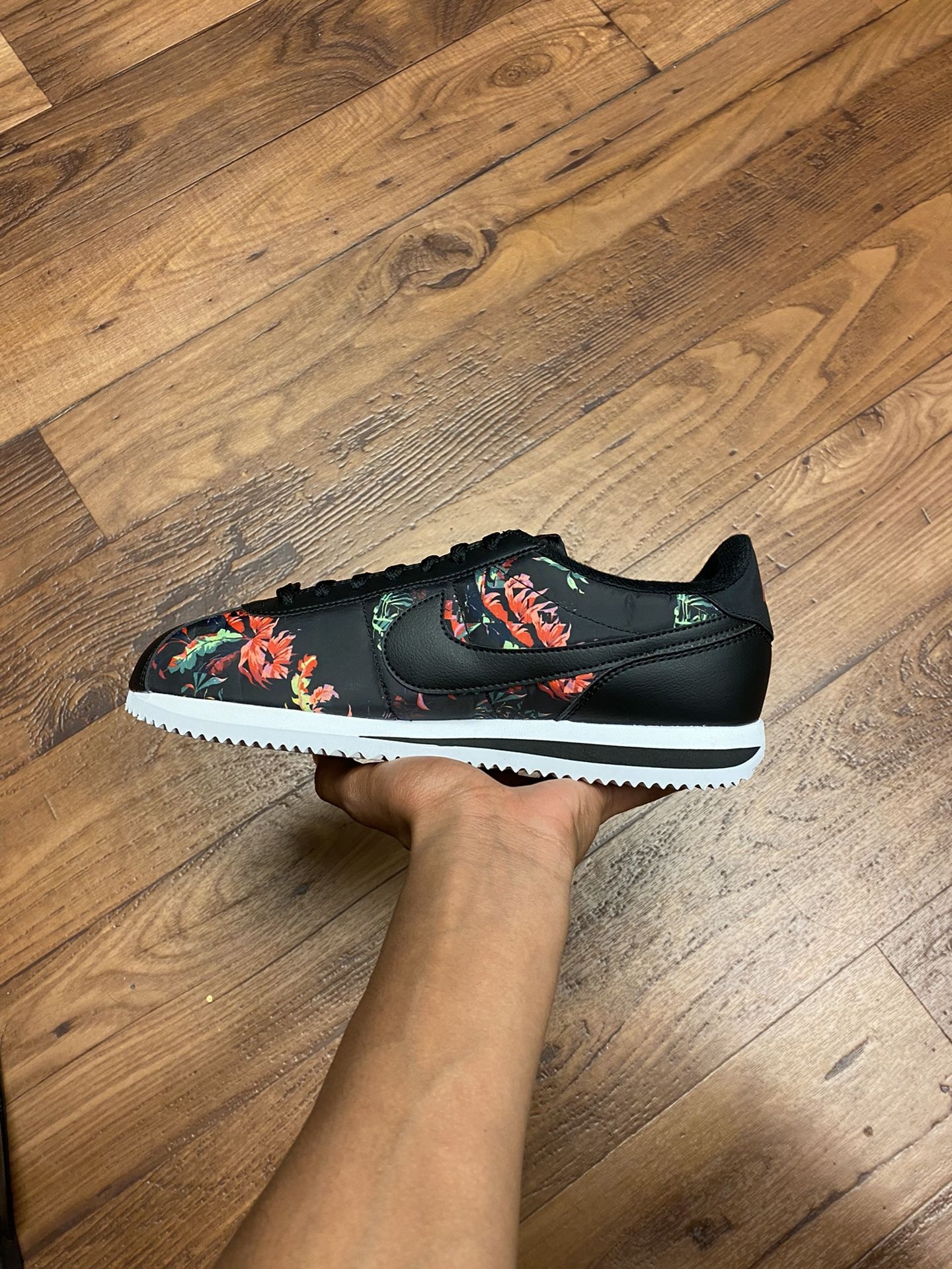 Nike Cortez Floral for Sale in San Diego, CA - OfferUp