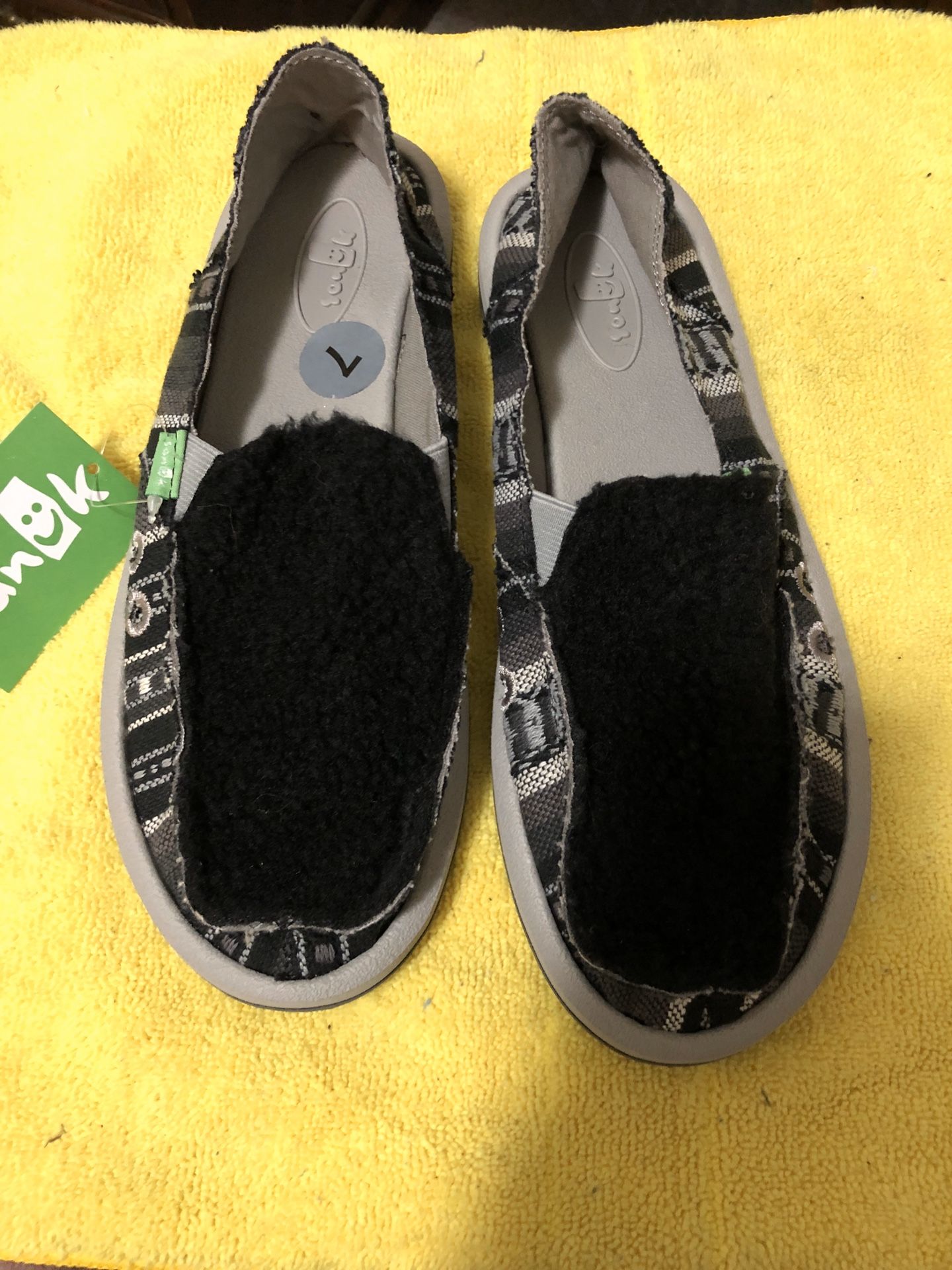 SANUK DONNA SHERPA BLANKET