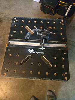 Work table and vise