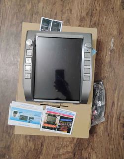 Tundra Tesla style radio