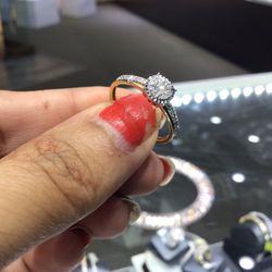 10k Gold Diamond Ring Lady’s ..we Have On Special ..free Cleaning Anytime..