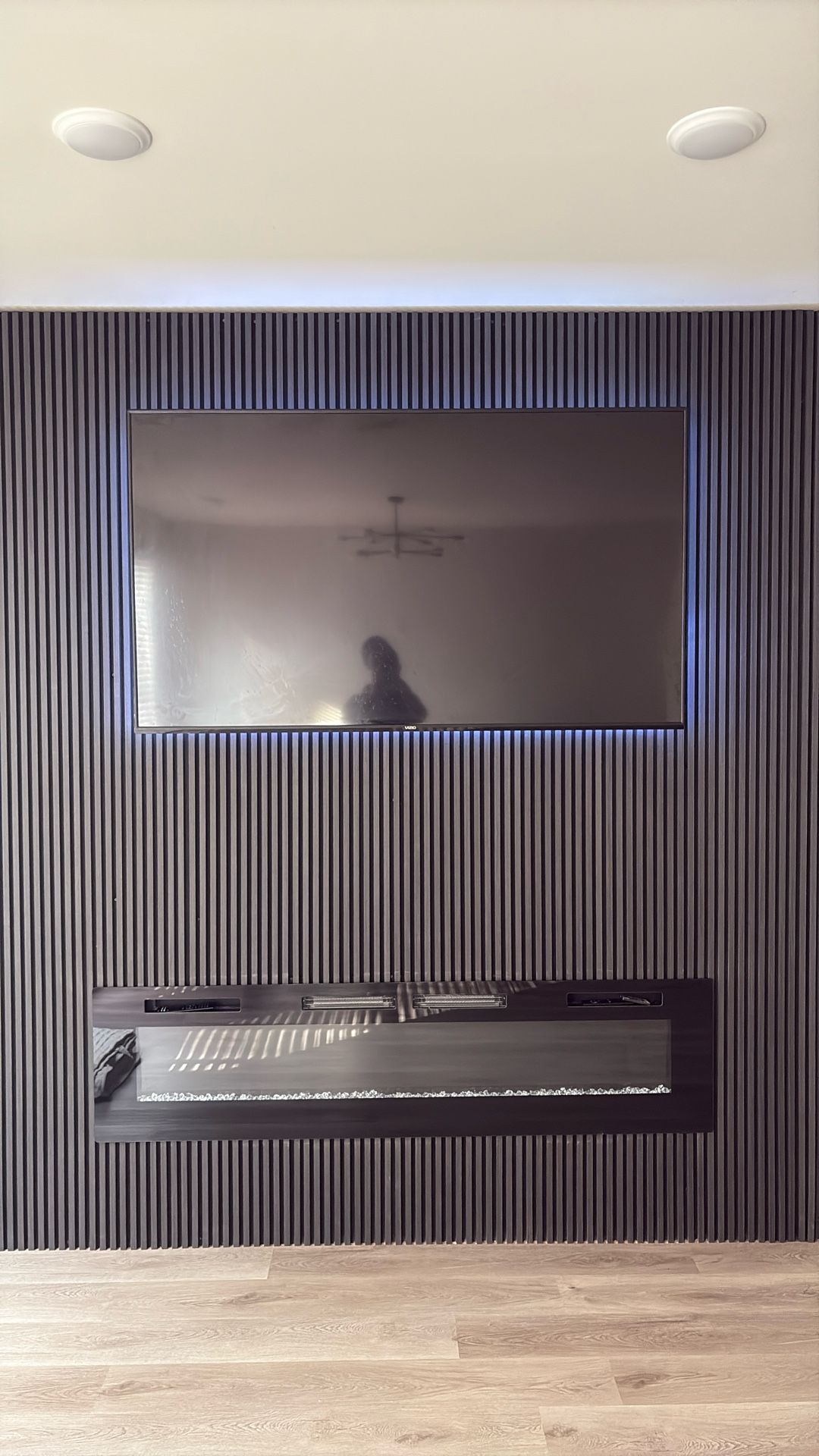 75 Inch VIZIO ( LIKE NEW )