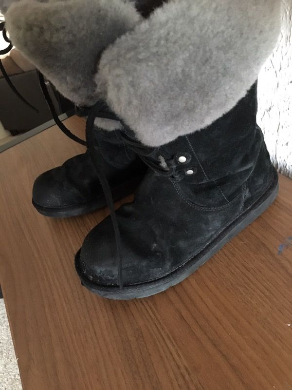 UGG boots! Tall back natural fur Size 8