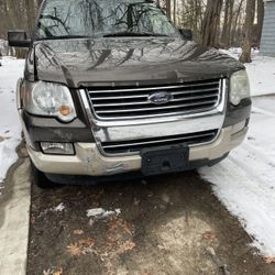🚙 2008 Ford Explorer Eddie Bauer 4x4 V8 – $4,500 OBO 