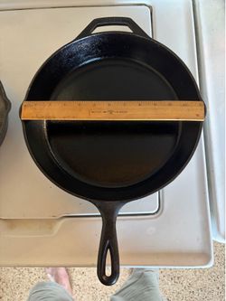 2 Cast Iron Skillets