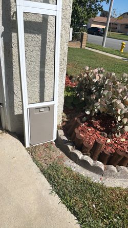PetSafe Sliding Glass Door Pet Door Insert – 80” Tall