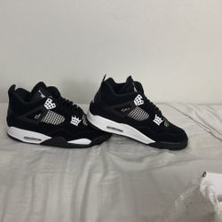 Jordan 4 
