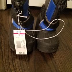 NEW Winter Boots For boy Toddler - NEW - Size 8
