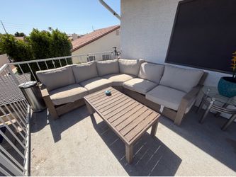Outdoor patio sectional great condition