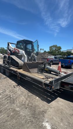 Bobcat Y Camion