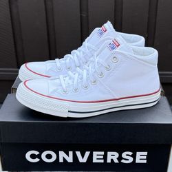 $45 Women’s Converse Brand New Size 6 / 6.5 / 7.5 / 8 / 9.5 / 11