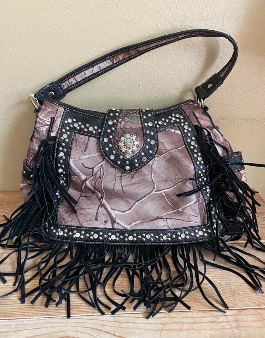 RealTree Xtra Camo Mossy Oak Fabric Studded Purse Handbag Western Fringe
