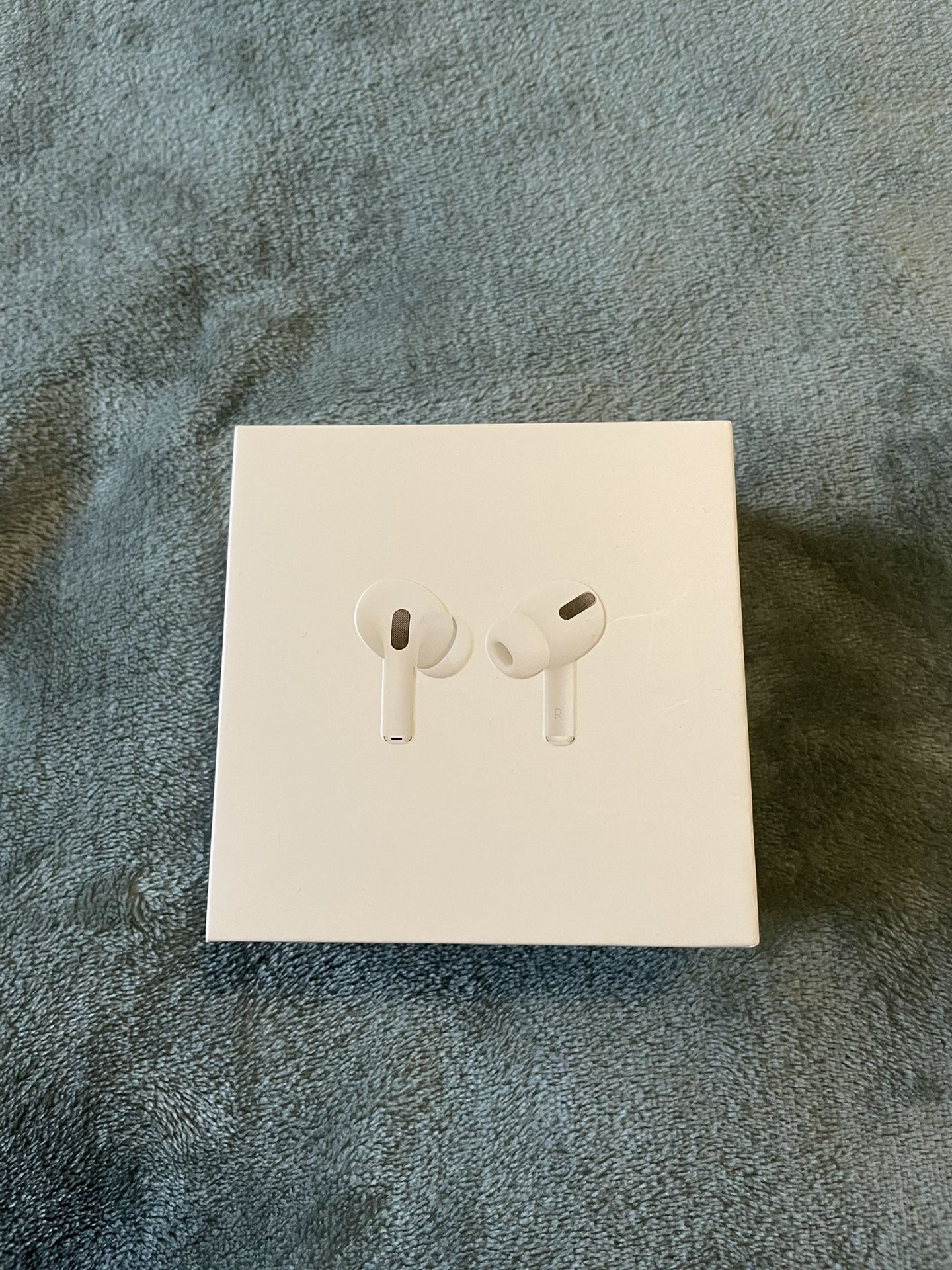 Airpods Pro  ( Send Offers)